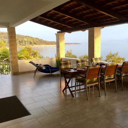 Schoenes Ferienhaus Direkt Am Meer Stomorska Eksteriør billede